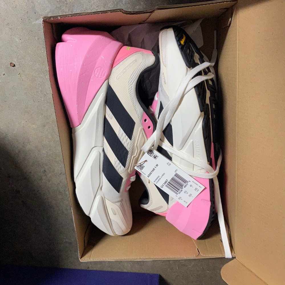 Adistar Running Shoes Sz. 8. New in Box